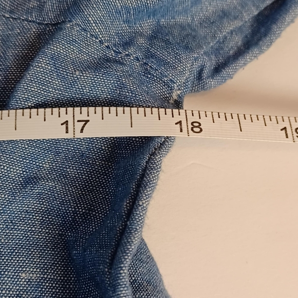 Free People Size XS Blue Show Some Shoulder Top Chambray Linen Blend - Picture 6 of 7